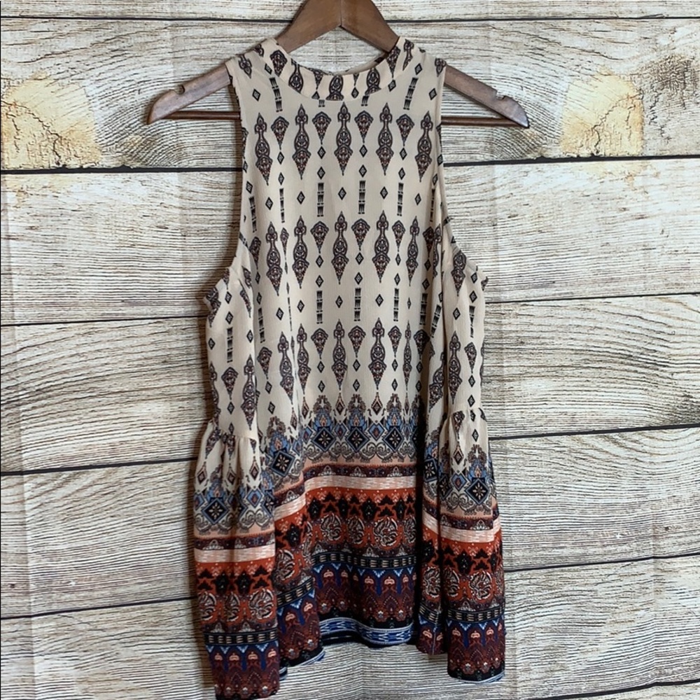 Miss Love shell sleeveless top size medium.